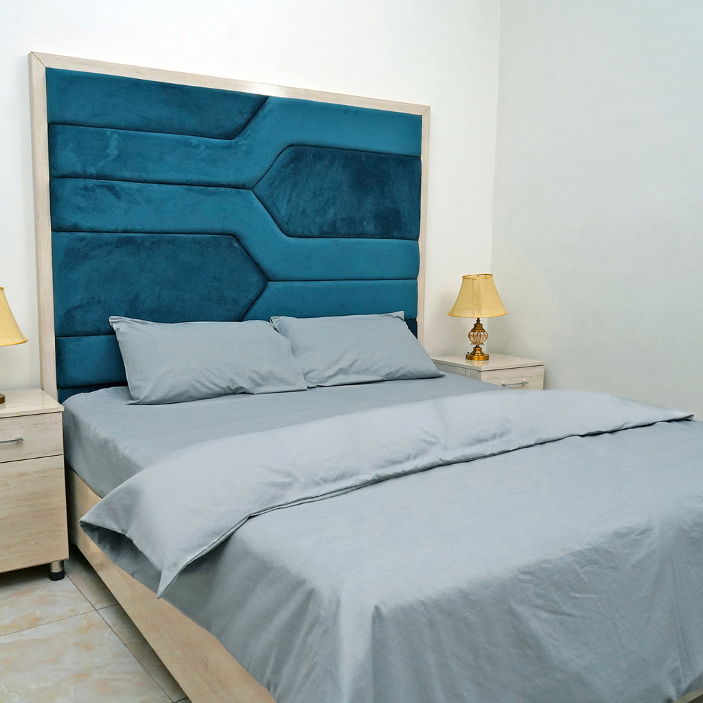 Luxurious Grey Polycotton Duvet Cover Set with Pillow Cases