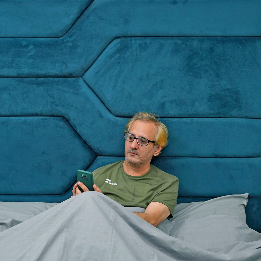 Luxurious Grey Polycotton Duvet Cover Set with Pillow Cases